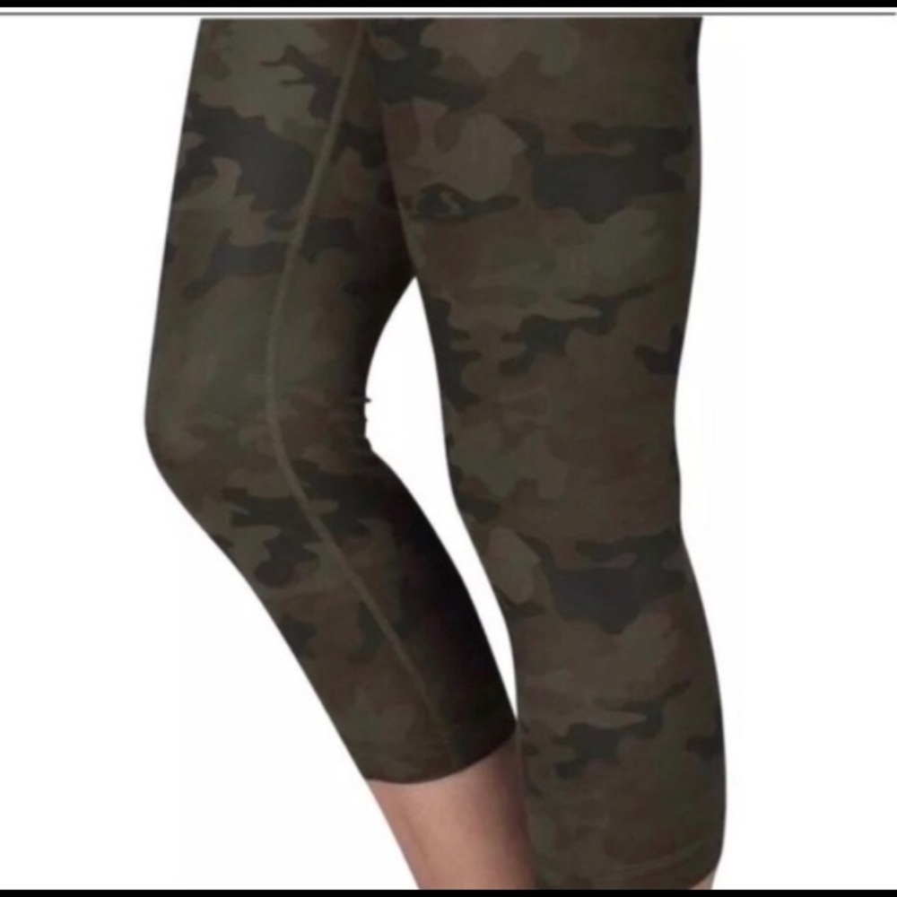 Lululemon camo crop